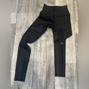 Alo Yoga High Waist Motto Black Shimmer Leggings with Ribbed Detail Size XXS